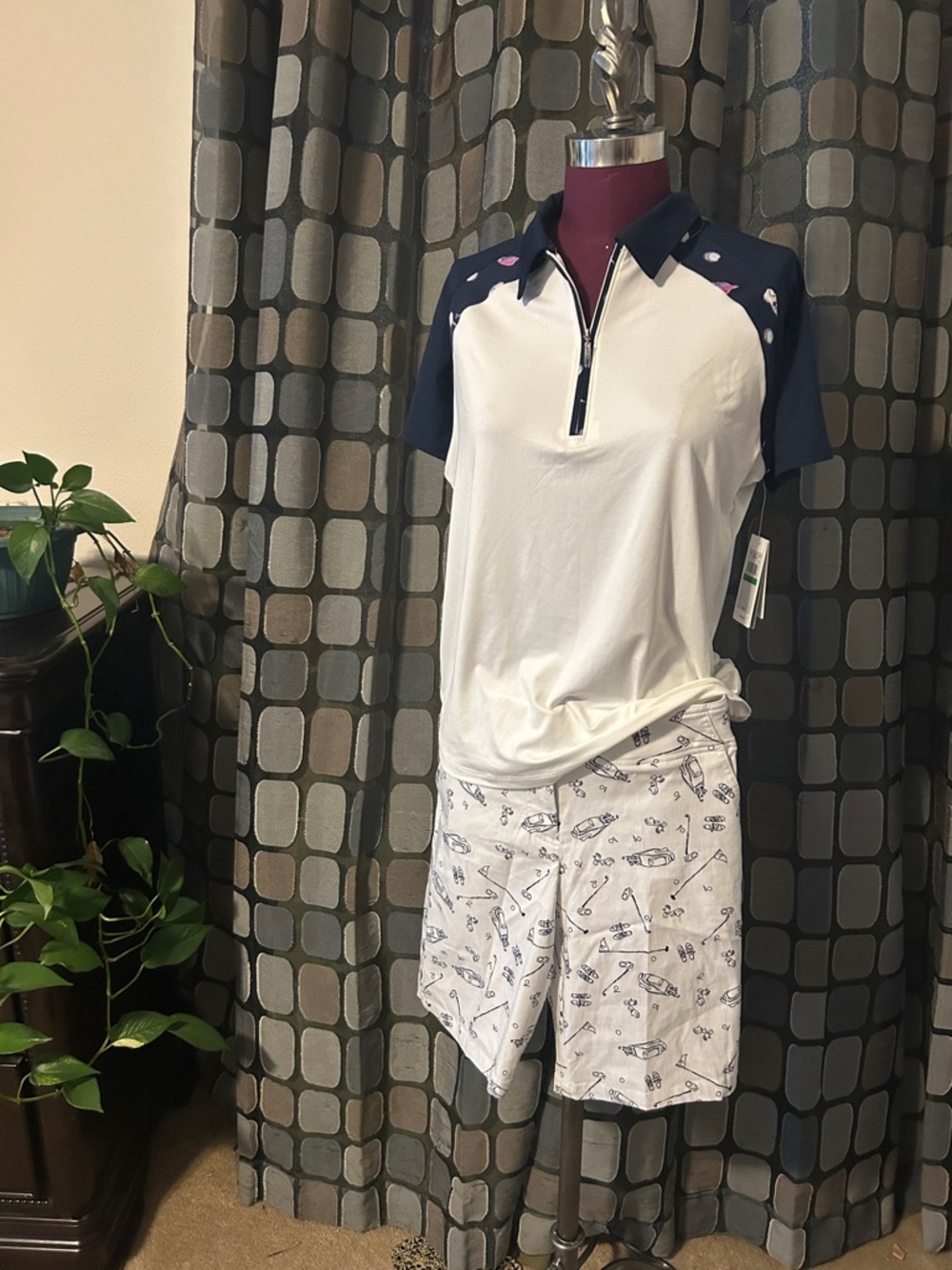 Izod Golf Polo Shirt with golf Patterned Shorts stretch, wicking, sun control - Picture 2 of 7